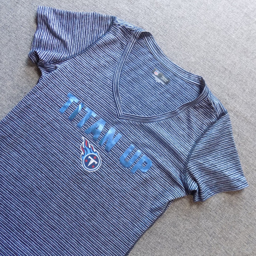 NFL Team Apparel T-Shirt Womens M Navy Blue Excellent Titans Titan Up V-Neck